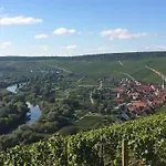 Vier Jahreszeiten ホテル