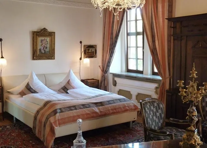 Vier Jahreszeiten 3* וולקאך